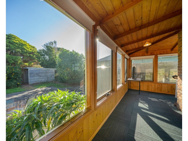 6 Fowler Grove, Newhaven VIC 3925