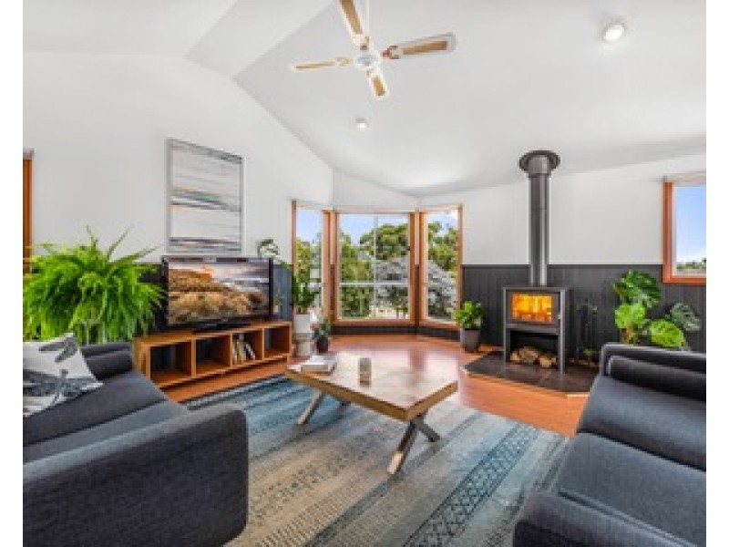 2 Tingara Close, San Remo VIC 3925