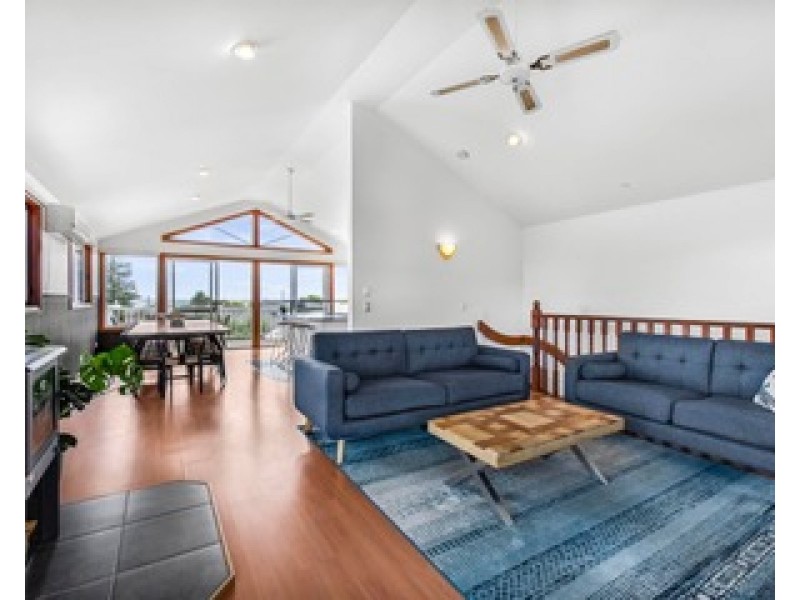 2 Tingara Close, San Remo VIC 3925