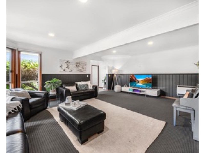 2 Tingara Close, San Remo VIC 3925