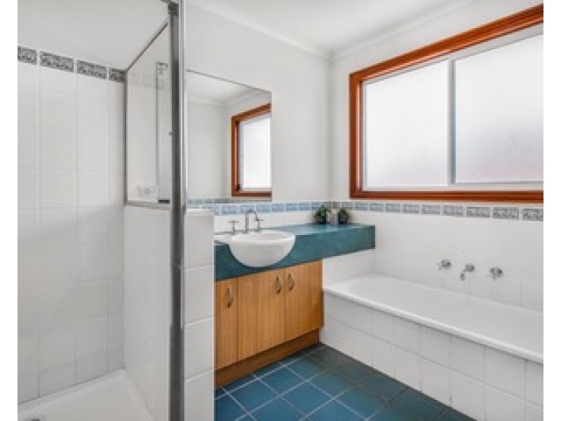 2 Tingara Close, San Remo VIC 3925
