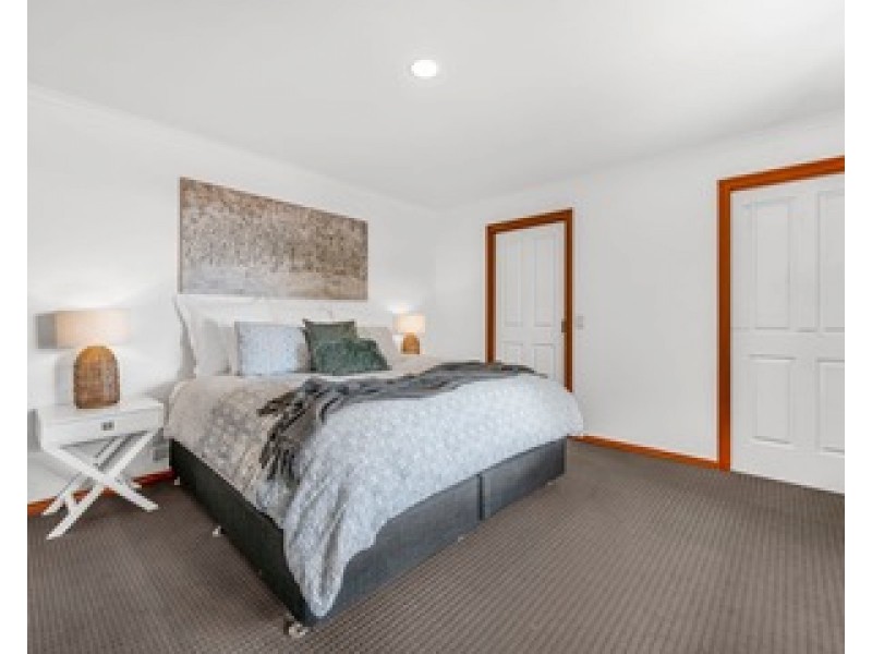 2 Tingara Close, San Remo VIC 3925