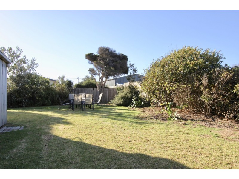 42 Sunderland Bay Road, Sunderland Bay VIC 3922