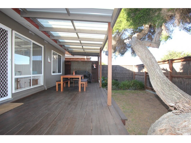 42 Sunderland Bay Road, Sunderland Bay VIC 3922