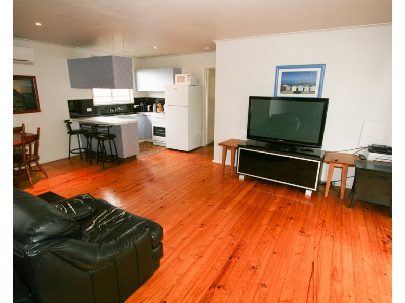 21 Lansell Road, Cowes VIC 3922