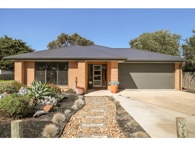 21 Phillip Island Road, Sunderland Bay VIC 3922