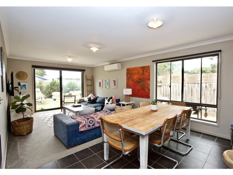 21 Phillip Island Road, Sunderland Bay VIC 3922