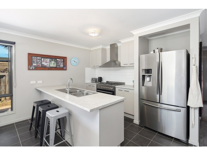 21 Phillip Island Road, Sunderland Bay VIC 3922