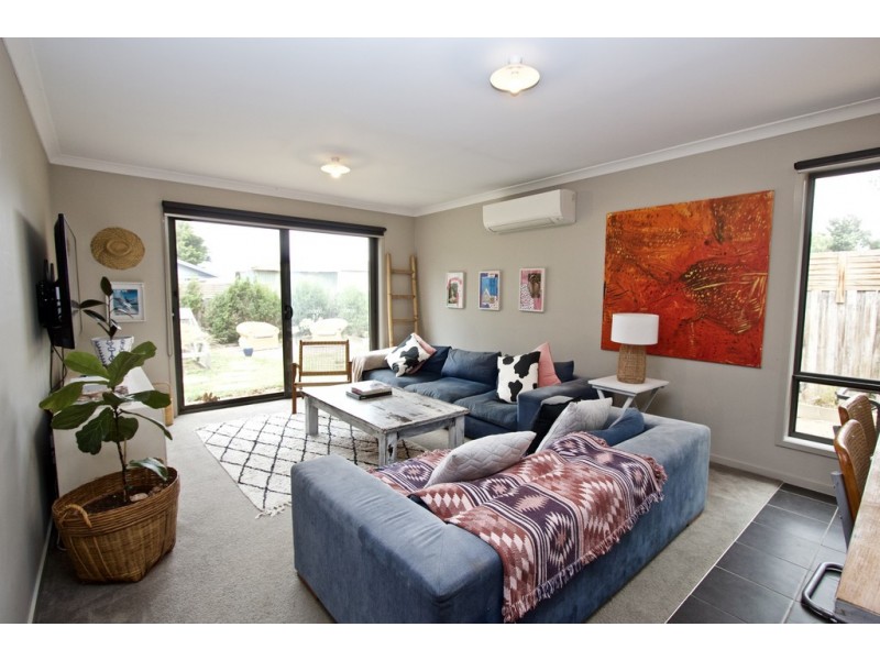 21 Phillip Island Road, Sunderland Bay VIC 3922