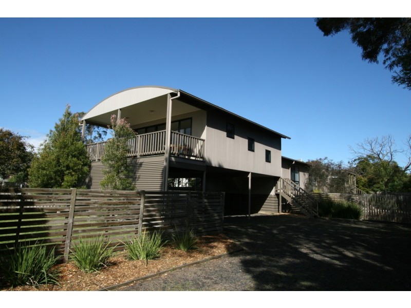 3 Rita Avenue, Cowes VIC 3922