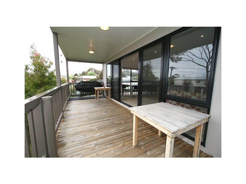 3 Rita Avenue, Cowes VIC 3922