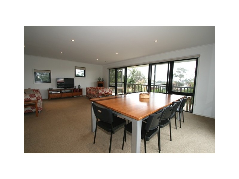3 Rita Avenue, Cowes VIC 3922