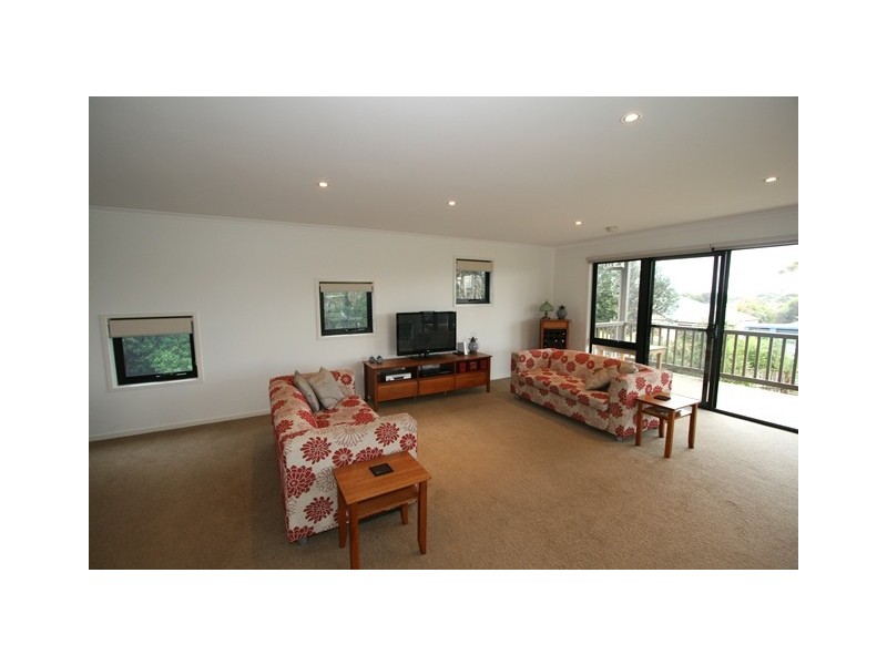 3 Rita Avenue, Cowes VIC 3922