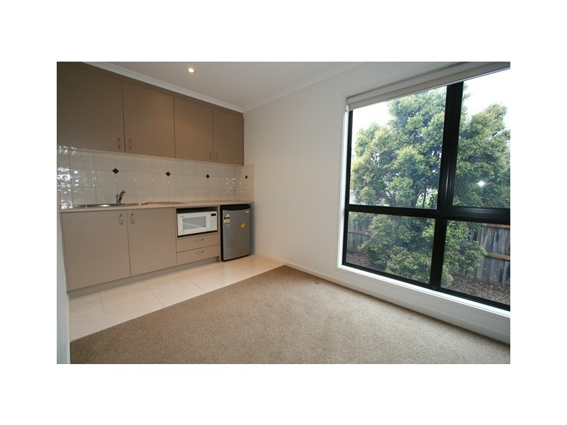 3 Rita Avenue, Cowes VIC 3922