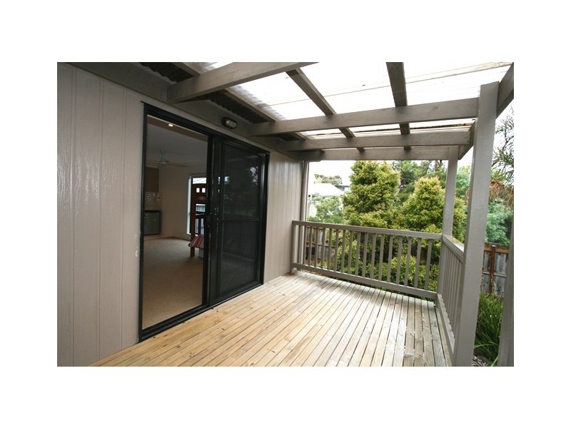 3 Rita Avenue, Cowes VIC 3922