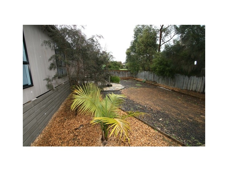3 Rita Avenue, Cowes VIC 3922