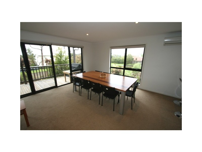 3 Rita Avenue, Cowes VIC 3922