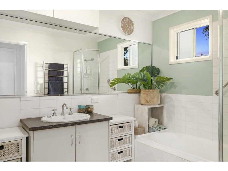 13 Diane Crescent, Wimbledon Heights VIC 3922