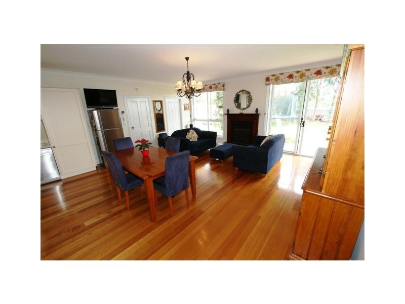 16 Anthony Court, Cowes VIC 3922