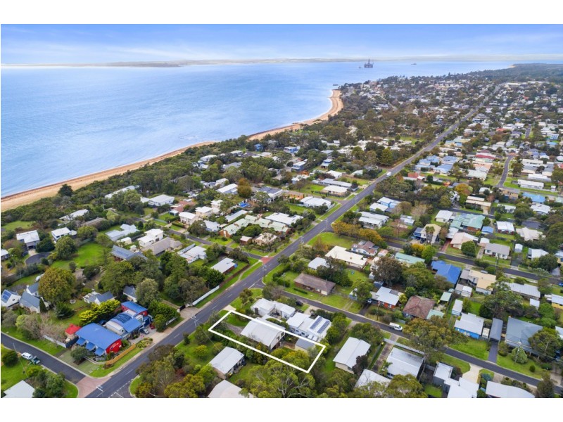 231 Church Street, Cowes VIC 3922