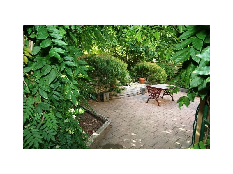 2 Rosewall Crt, Wimbledon Heights VIC 3922