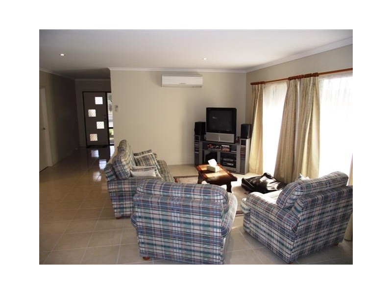 3 Chloe Close, Cowes VIC 3922