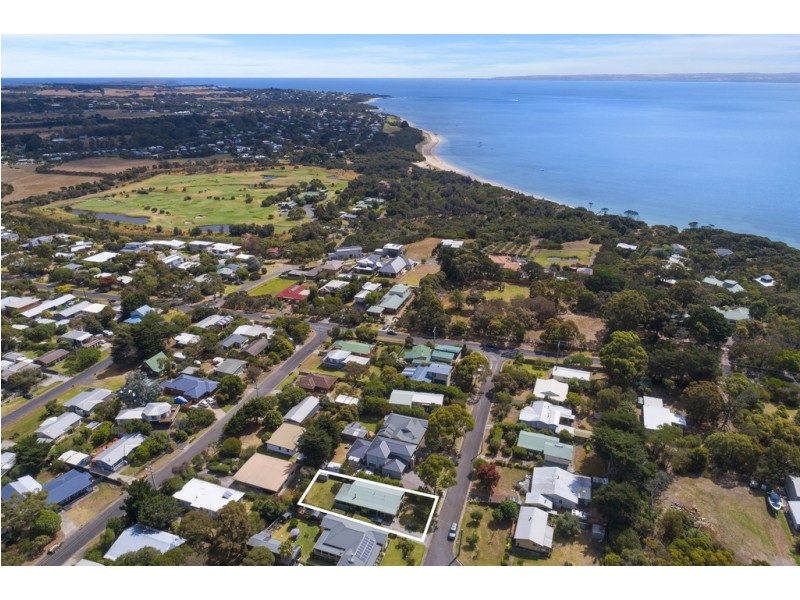 11 Cypress Court, Cowes VIC 3922