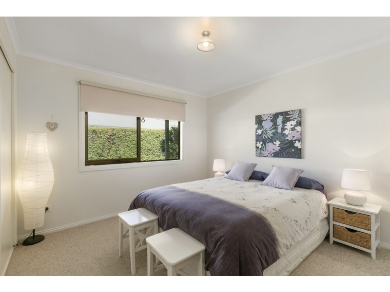 11 Cypress Court, Cowes VIC 3922