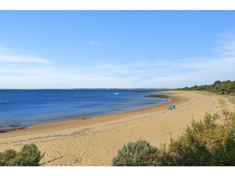 11 Cypress Court, Cowes VIC 3922