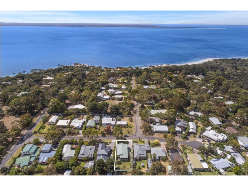 11 Cypress Court, Cowes VIC 3922
