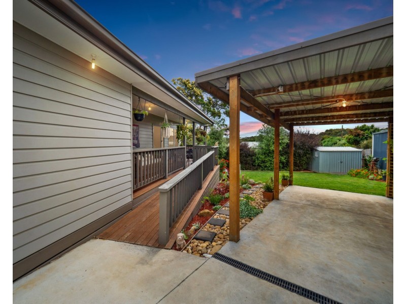 20a Bermagui Crescent, Sunset Strip VIC 3922