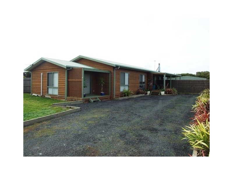 18 Fern Avenue, Surf Beach VIC 3922