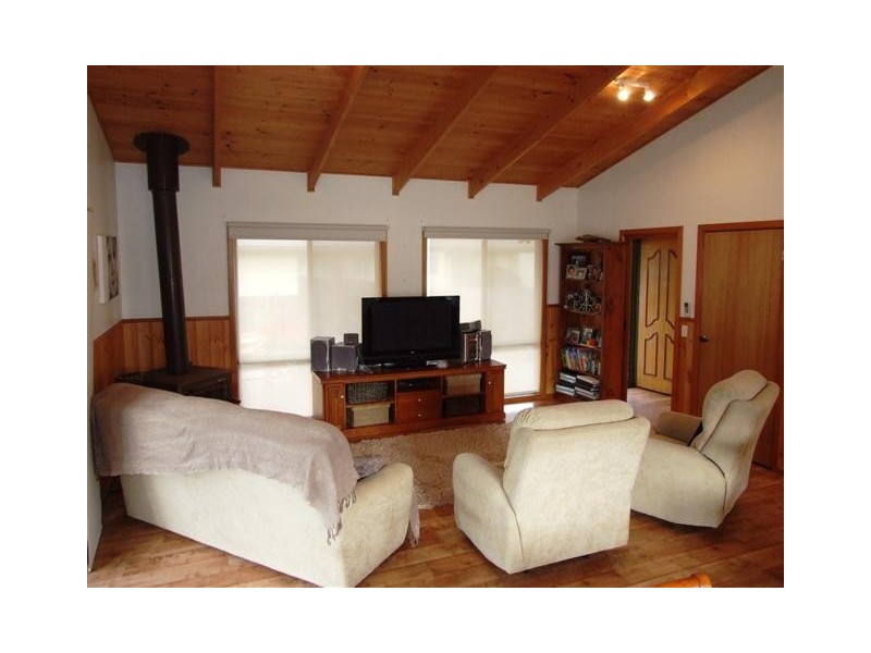 18 Fern Avenue, Surf Beach VIC 3922