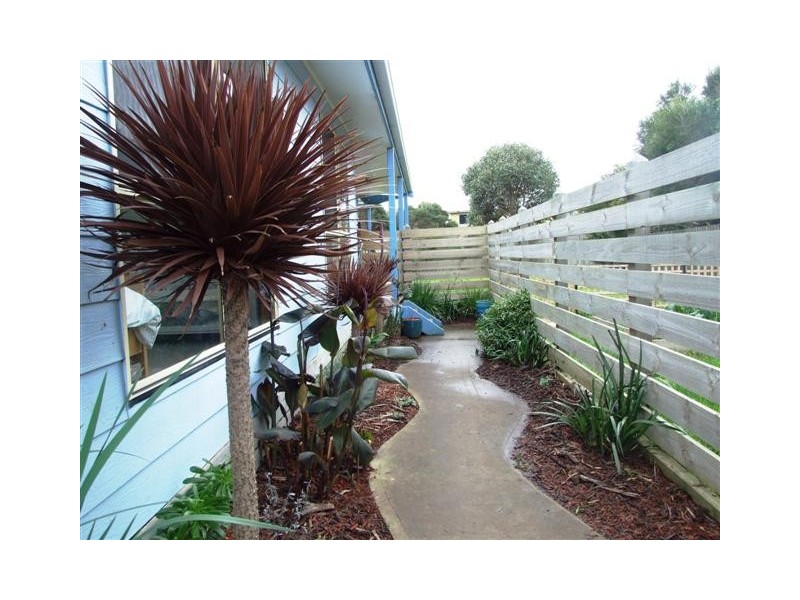 2 Dixon Street, Surf Beach VIC 3922