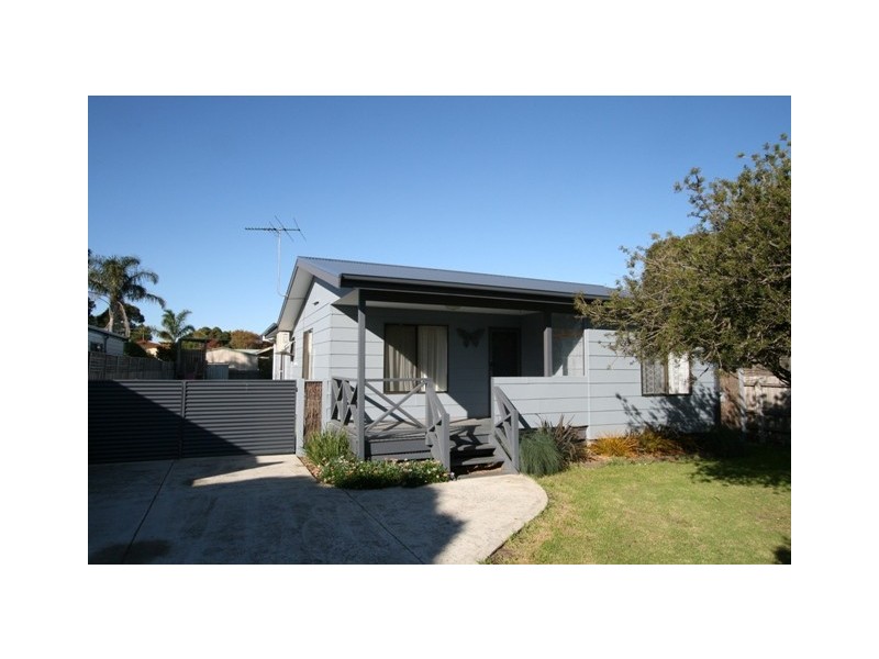 15 Lansell Road, Cowes VIC 3922