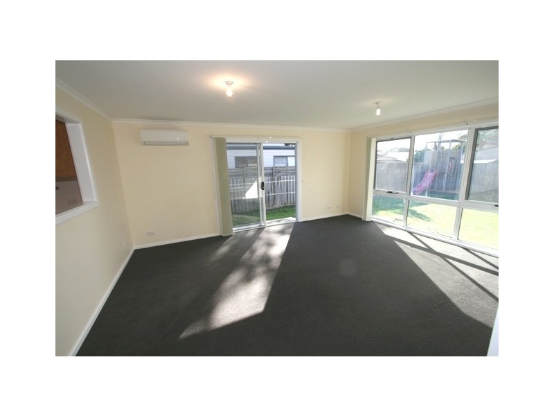 15 Lansell Road, Cowes VIC 3922