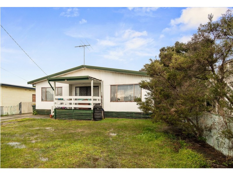 23 Churchill Drive, Cowes VIC 3922