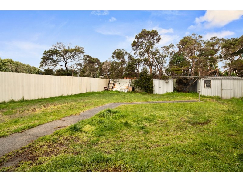23 Churchill Drive, Cowes VIC 3922
