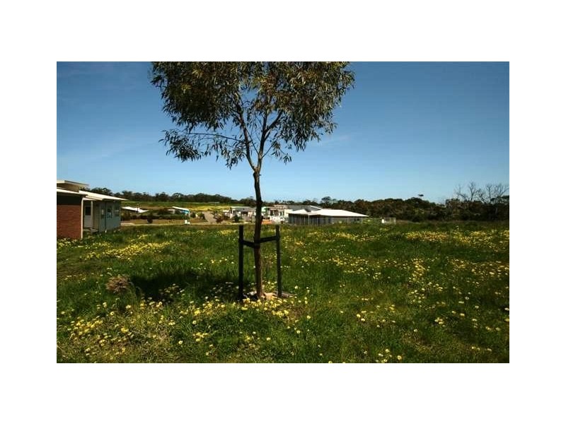 9 Waterview Rise, Cowes VIC 3922