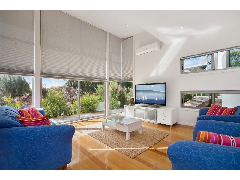 15 Seagrove Way, Cowes VIC 3922