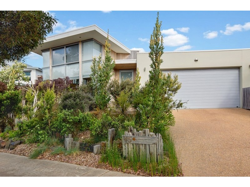 15 Seagrove Way, Cowes VIC 3922
