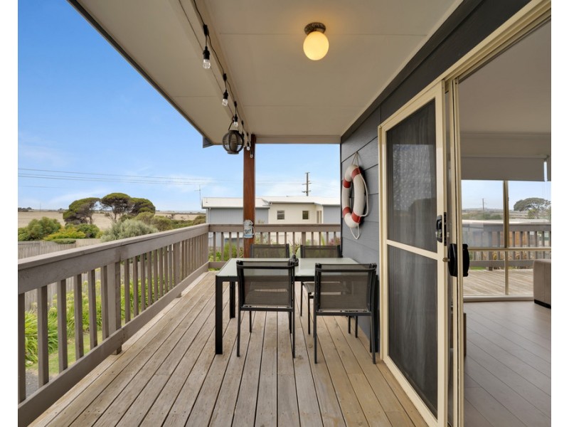 6 Bayview Avenue, Surf Beach VIC 3922