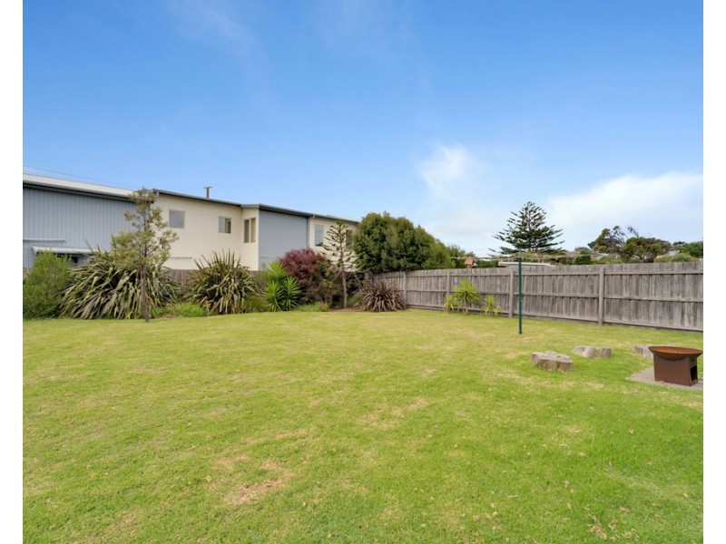 6 Bayview Avenue, Surf Beach VIC 3922