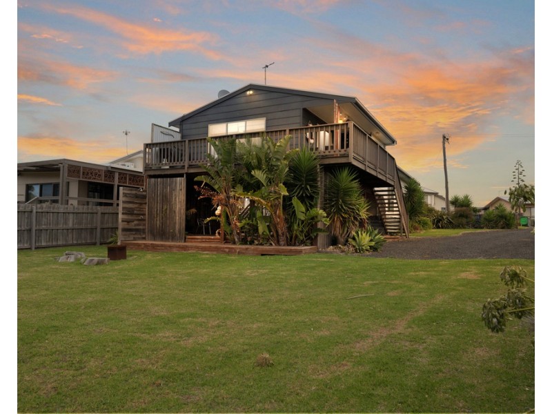 6 Bayview Avenue, Surf Beach VIC 3922