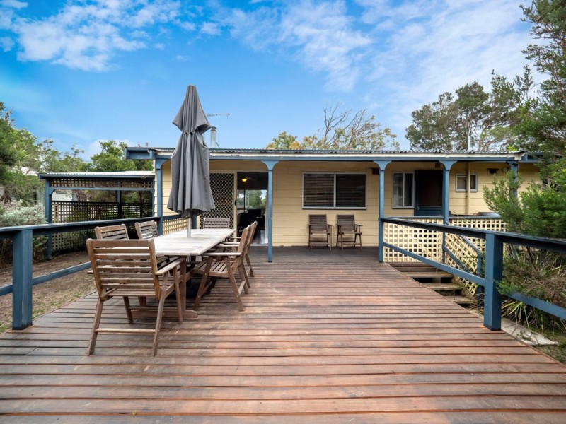 33 Churchill Drive, Cowes VIC 3922