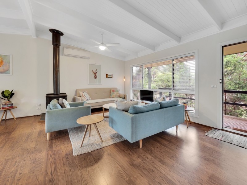 33 Churchill Drive, Cowes VIC 3922