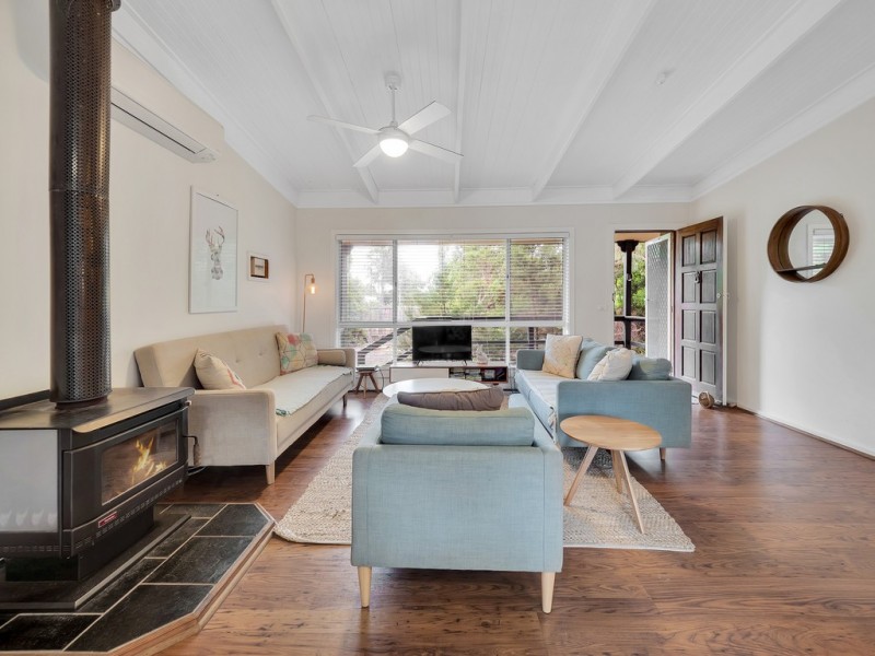 33 Churchill Drive, Cowes VIC 3922