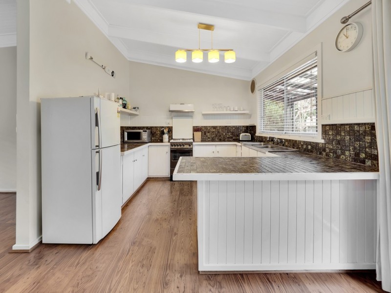 33 Churchill Drive, Cowes VIC 3922