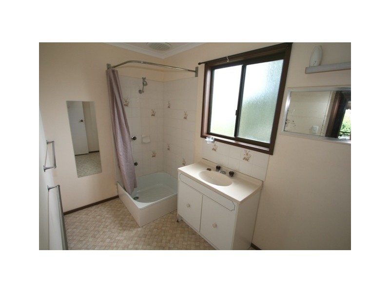 28 Raywood Avenue, Cowes VIC 3922