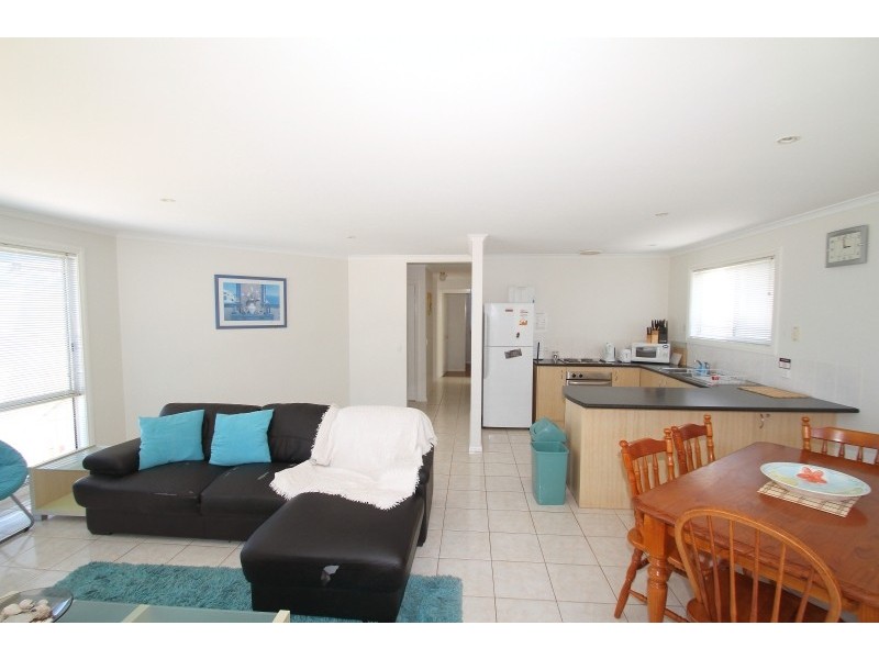 2/189 Church Street, Cowes VIC 3922